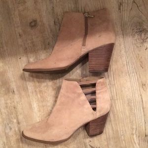 Jessica Simpson Size 9 1/2